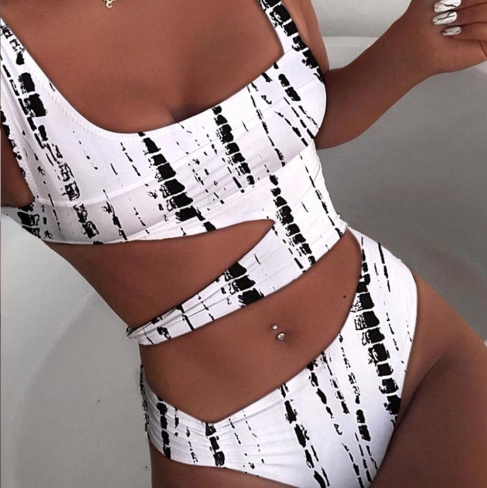 Cut-out Tie Dye print One piece Swimsuit